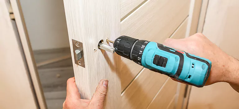 Old Door Knob Repair in Hollywood, FL