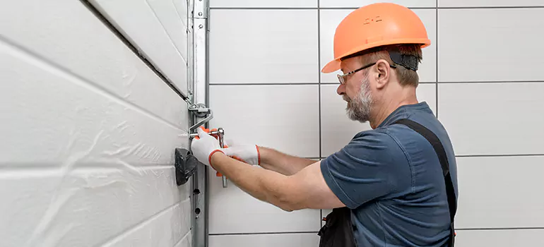 Garage Door Repair in Hollywood
